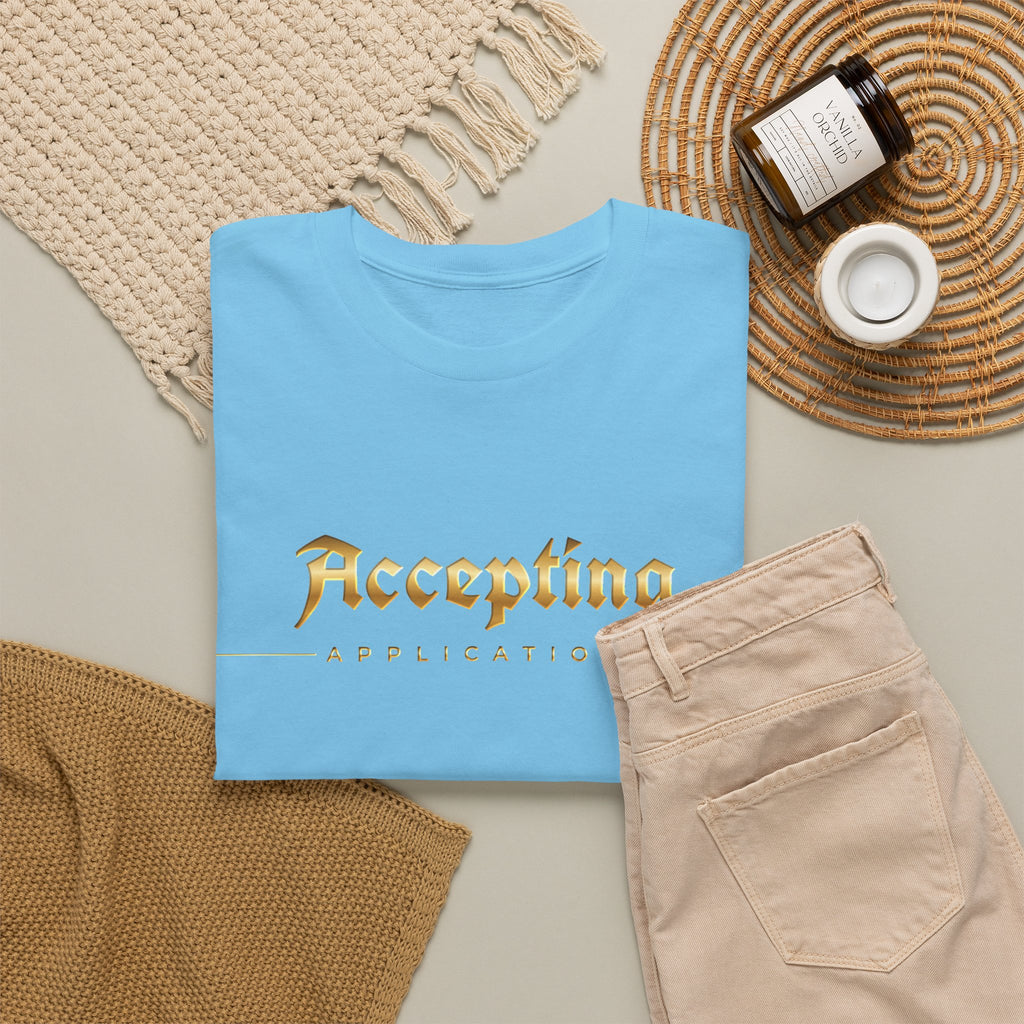 Accepting Applications Tee