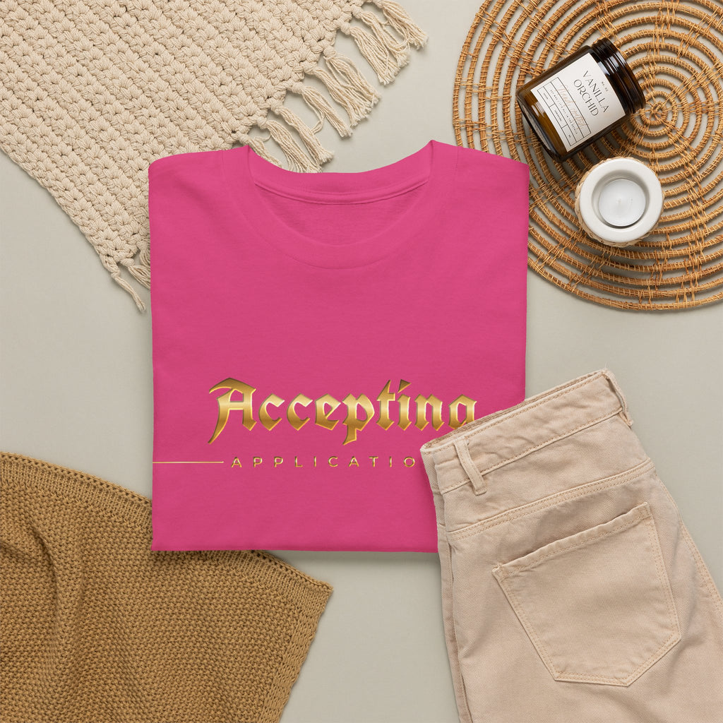 Accepting Applications Tee